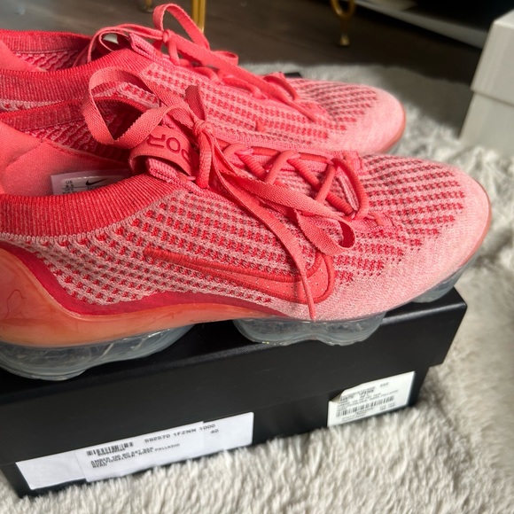 Shoes - Picture 4 of 4